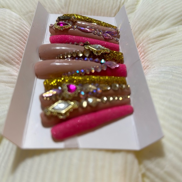 Handmade Press on nails - Picture 2 of 6